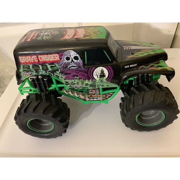 New Bright 1:10 RC 9.6V Monster Jam Grave Digger Truck No remote‎ Crawler Rare - Picture 3 of 11